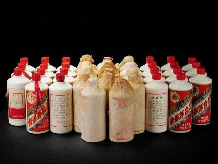 新巴尔虎右日照岚山回收酒价格哪里回收(附近上门回收茅台酒）?